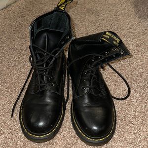 Women’s Dr Martens Air wair with bouncing soles